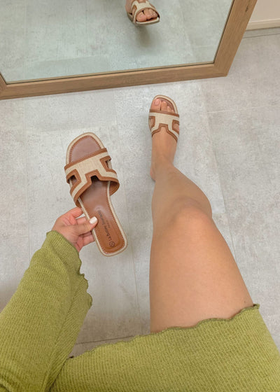 Layla™ | H-Slides