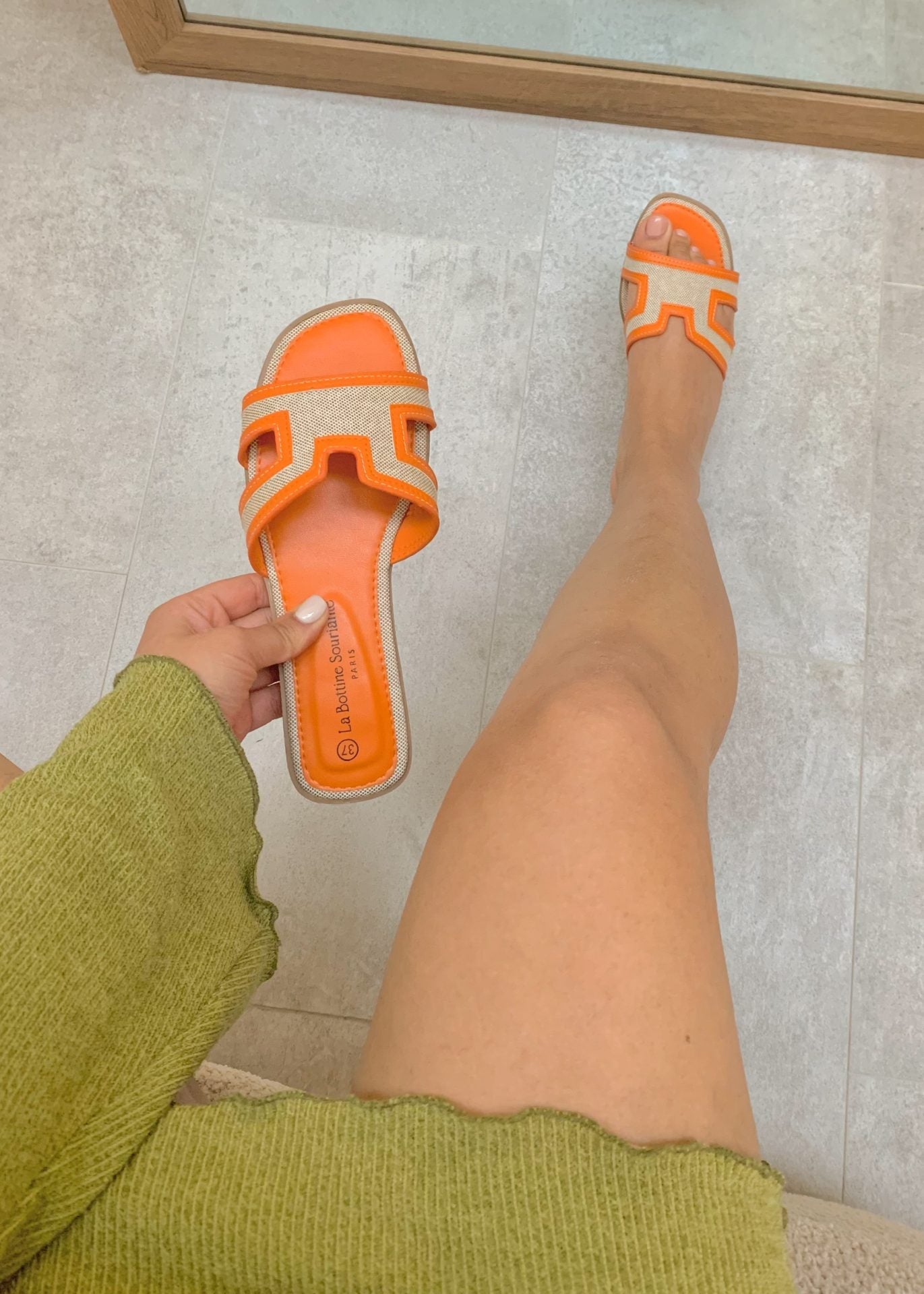 Layla™ | H-Slides